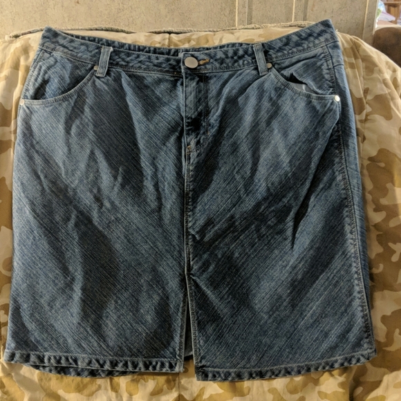 Cato knee length blue jean skirt - Picture 1 of 4